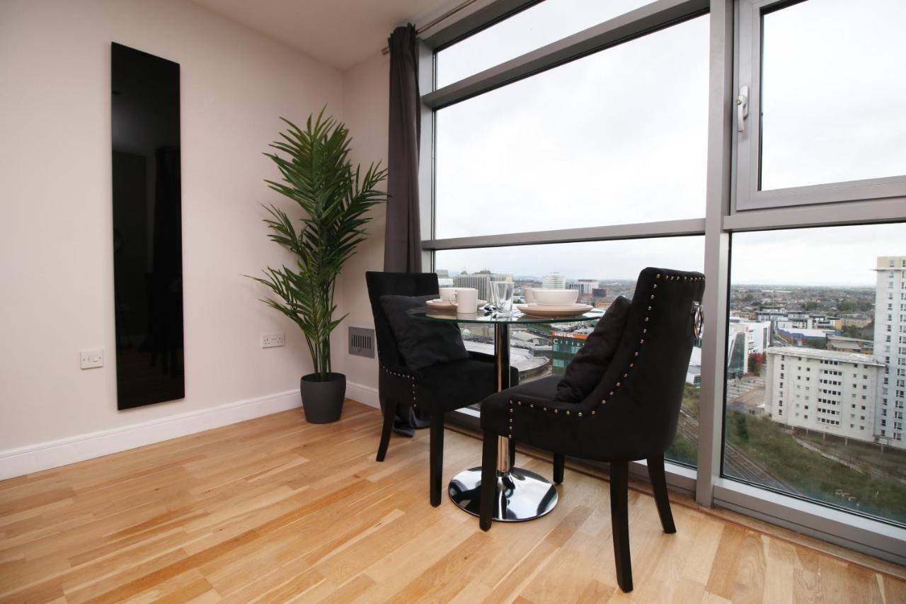 The View - Long Stay Offer - Modern Central Apartment And Parking By Cto Serviced Apartments Cardiff Extérieur photo