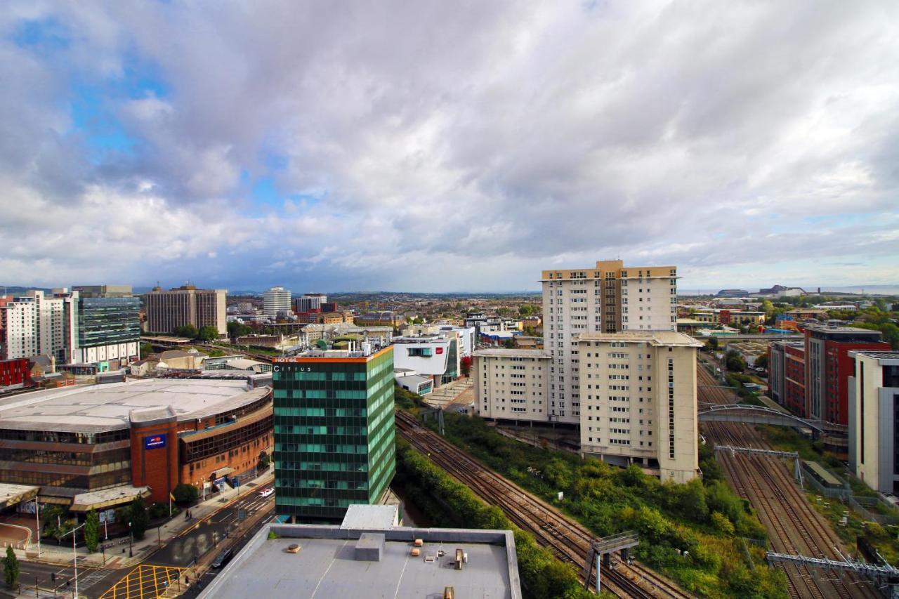 The View - Long Stay Offer - Modern Central Apartment And Parking By Cto Serviced Apartments Cardiff Extérieur photo