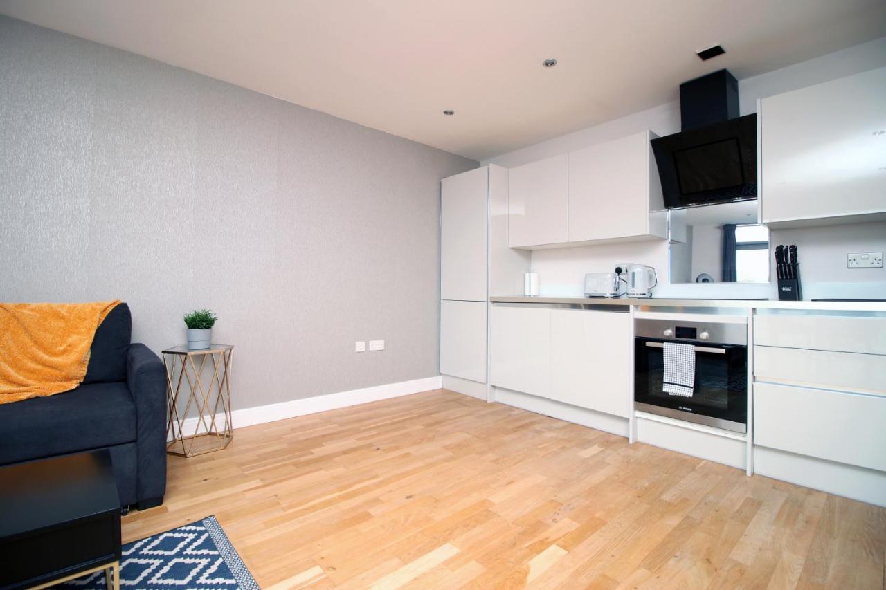The View - Long Stay Offer - Modern Central Apartment And Parking By Cto Serviced Apartments Cardiff Extérieur photo