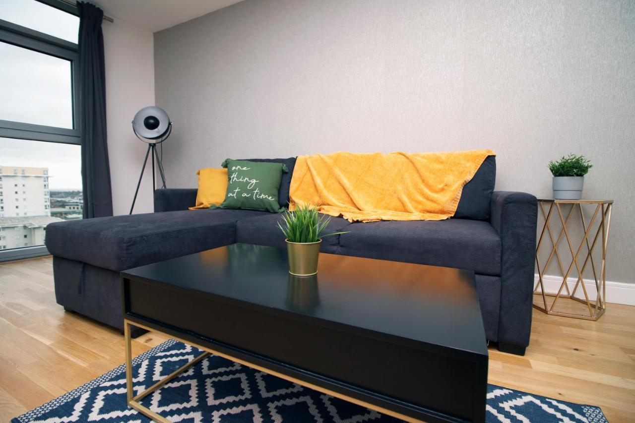 The View - Long Stay Offer - Modern Central Apartment And Parking By Cto Serviced Apartments Cardiff Extérieur photo