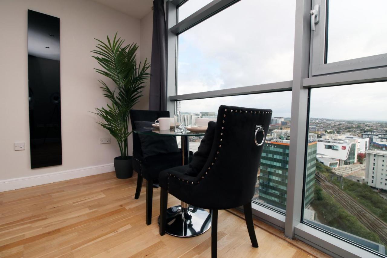 The View - Long Stay Offer - Modern Central Apartment And Parking By Cto Serviced Apartments Cardiff Extérieur photo